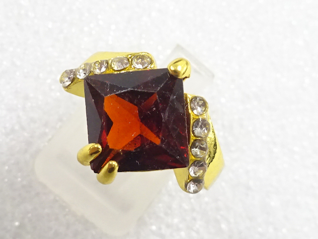 JAPANESE KIMONO / ANTIQUE COLORED STONE RING (SIZE 13)